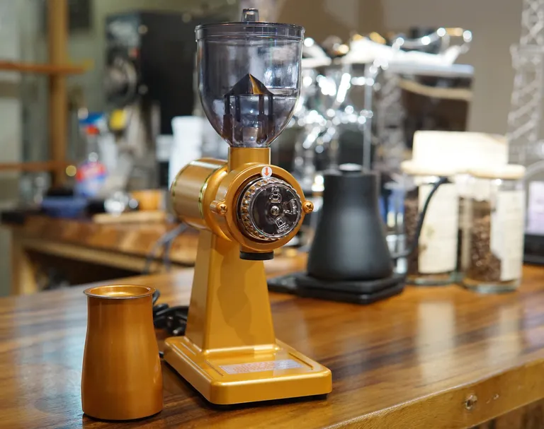 Máy xay cà phê AKIRAKOKI GRINDER SUPER M-520A Orange